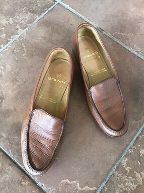GRAVATI Leather Slip-On Loafers